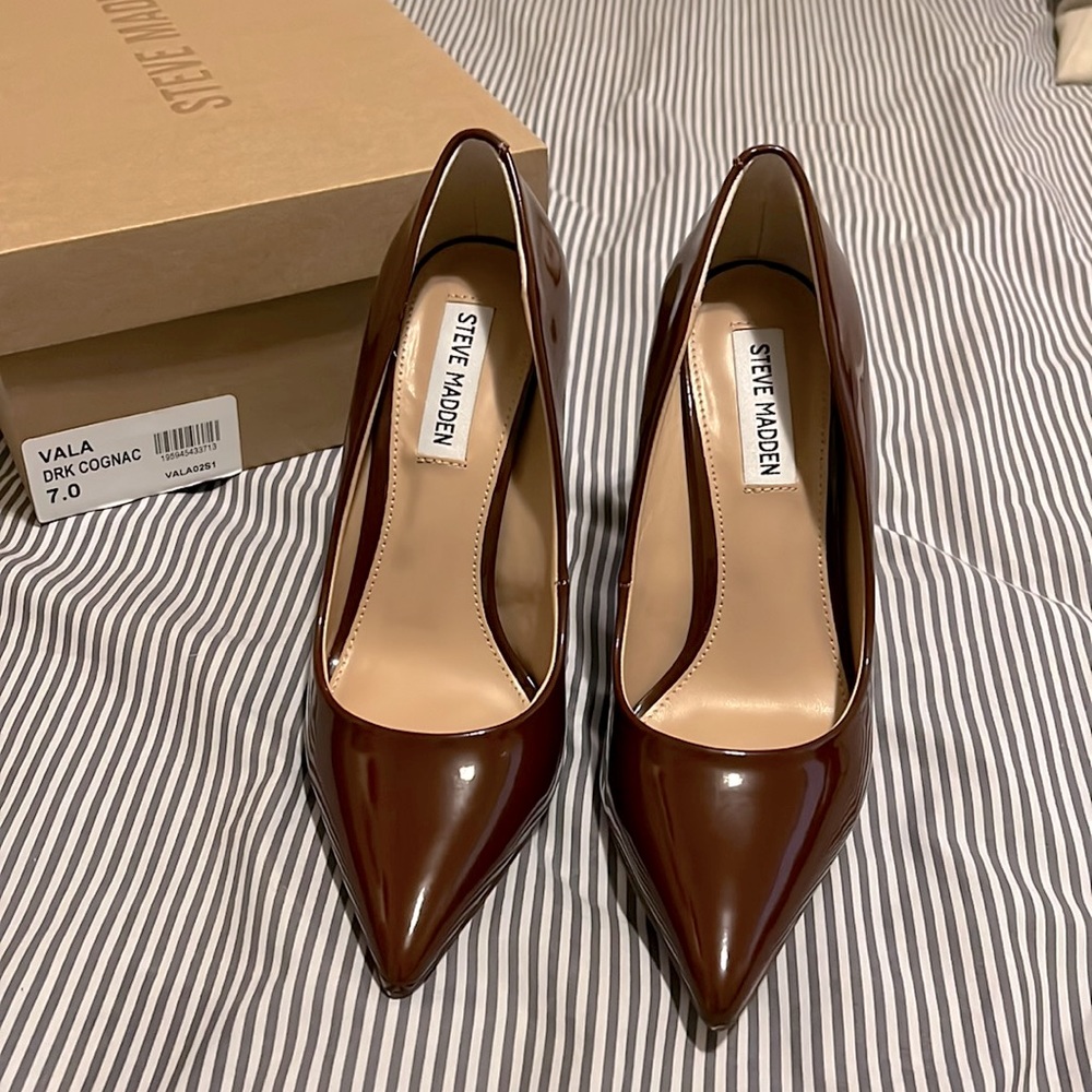 NWT Steve Madden dark cognac pumps size 7